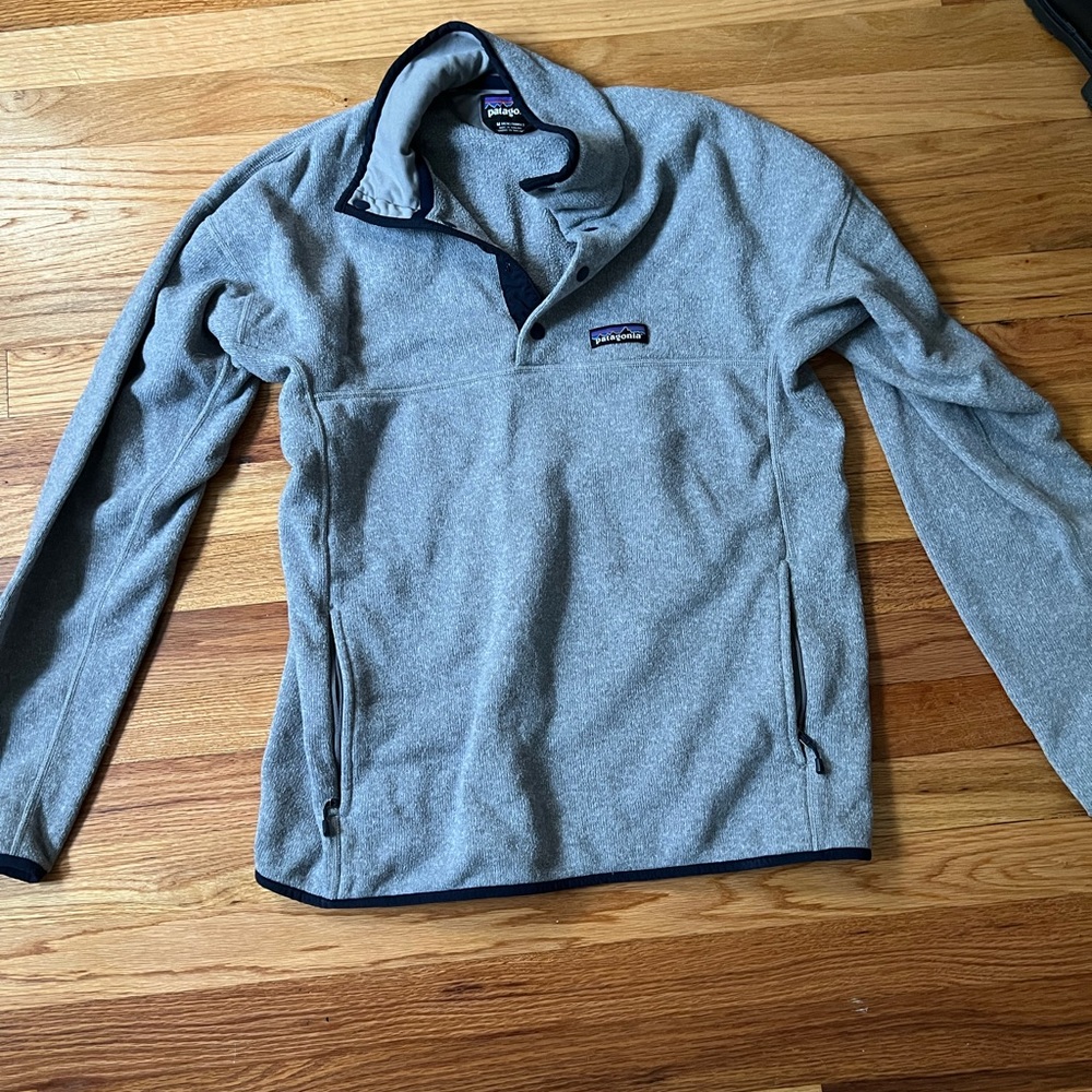 Mens grey Patagonia pullover